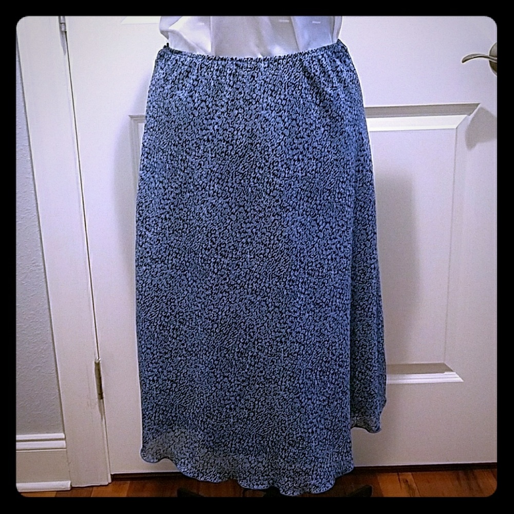 Dress Barn Navy Patterned Lined Skirt Size Large